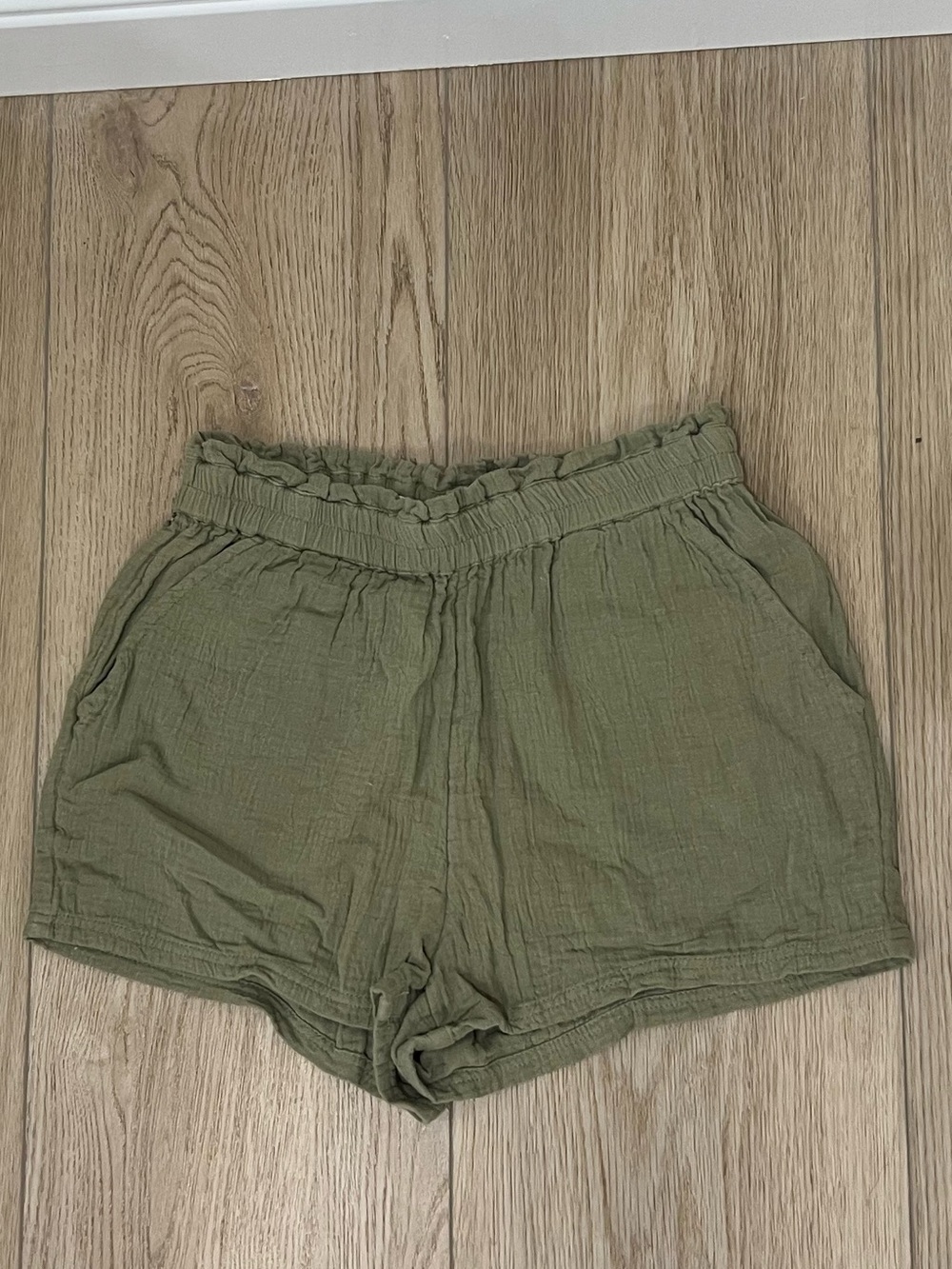 O'Neill Olive Green High-Waist Ruffle-Top Shorts